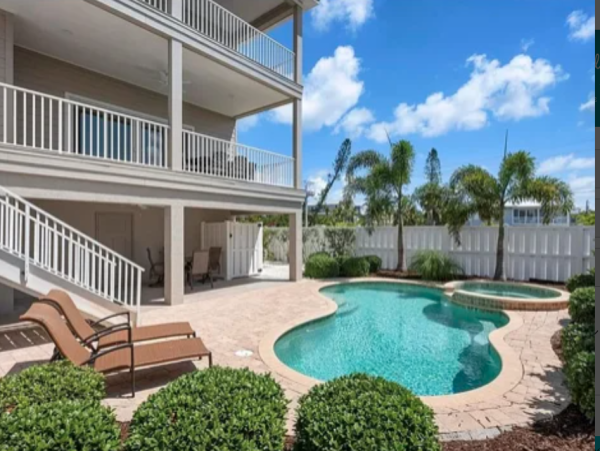 Holmes Beach Retreat with Private Pool on Anna Maria Island